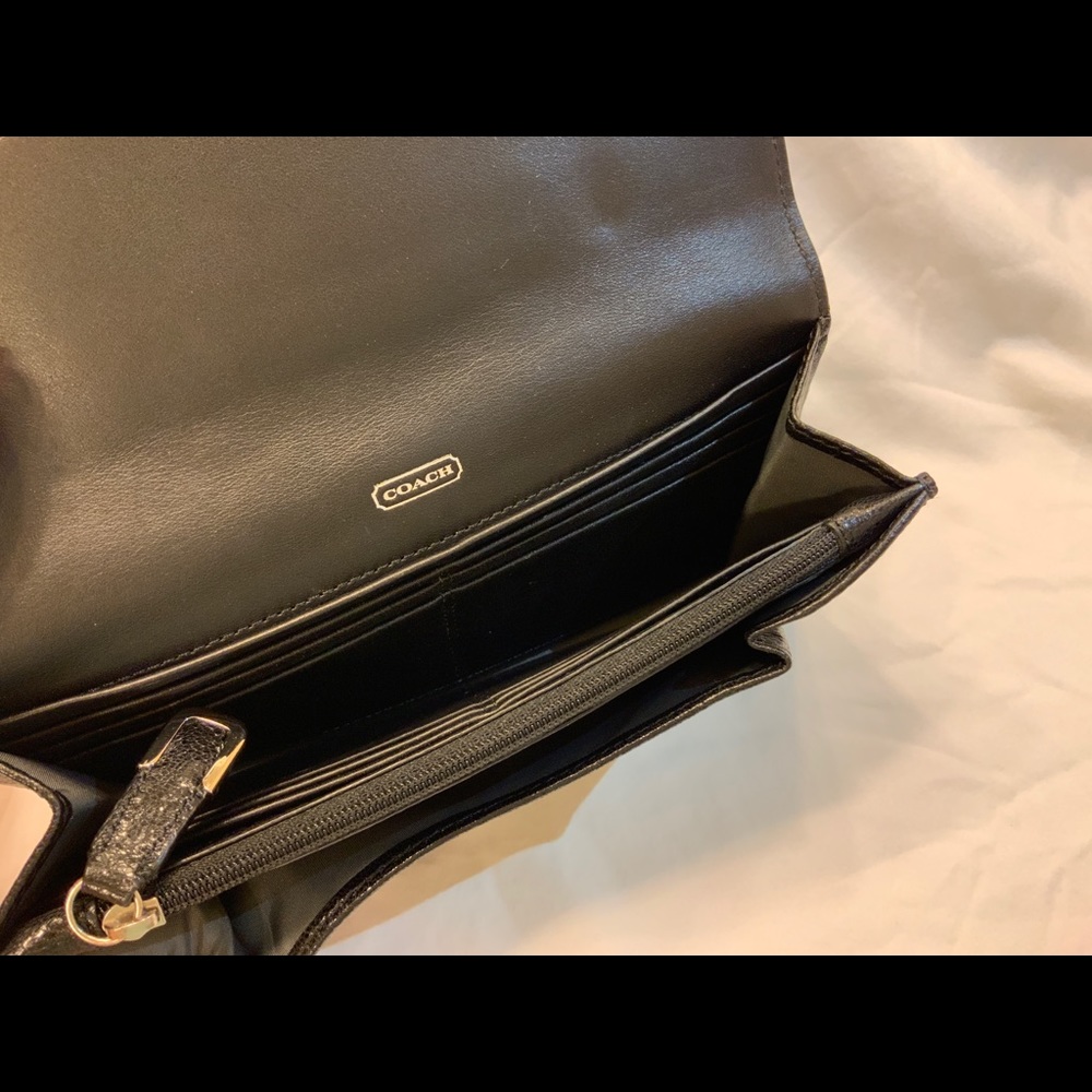Coach authentic wallet - Picture 3 of 8